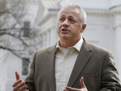 Applied Research: Batten Students Brief New U.S. Congressman