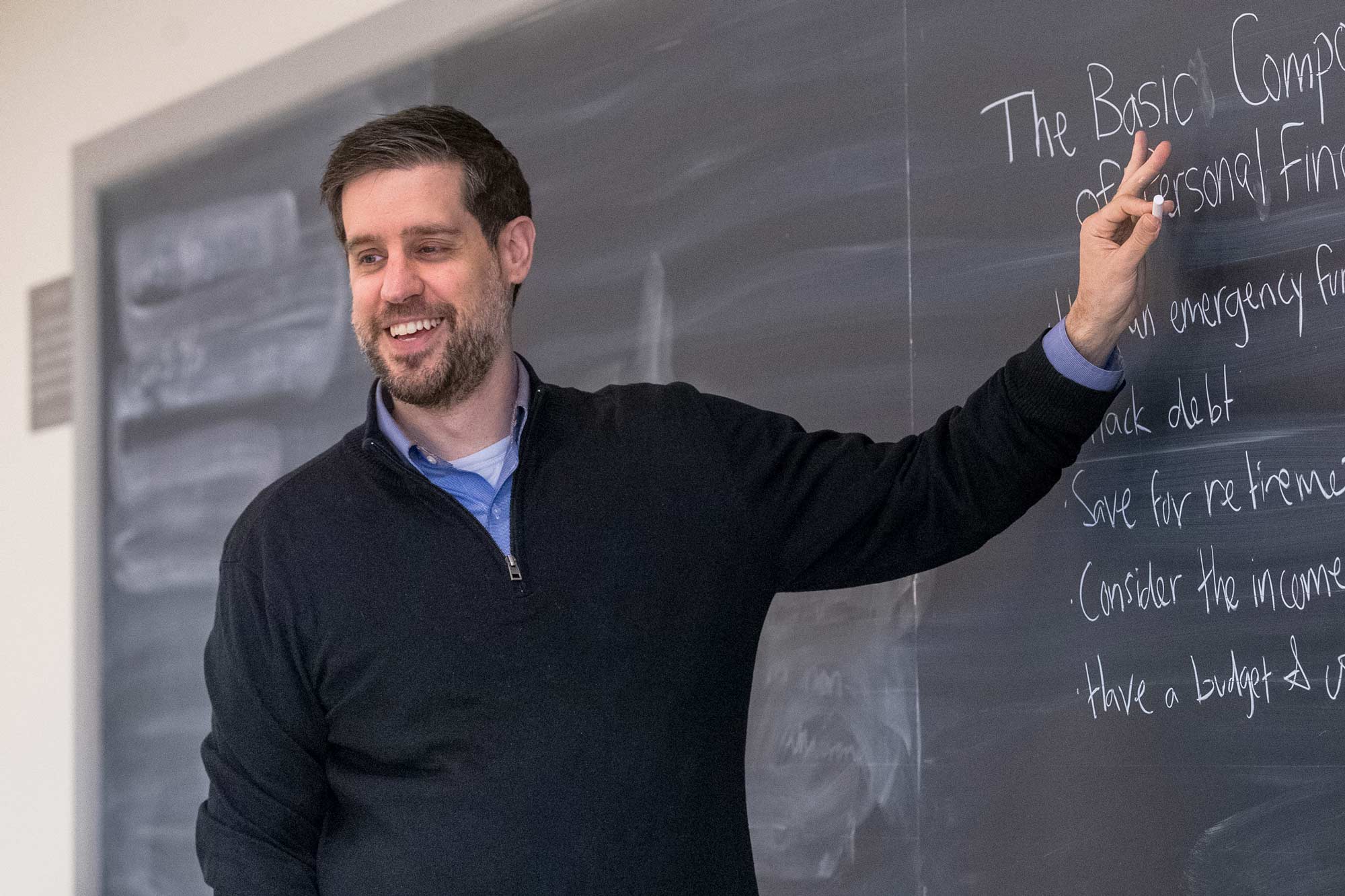 Batten Professor Helps Soon-to-be Grads Get Their Finances in Order