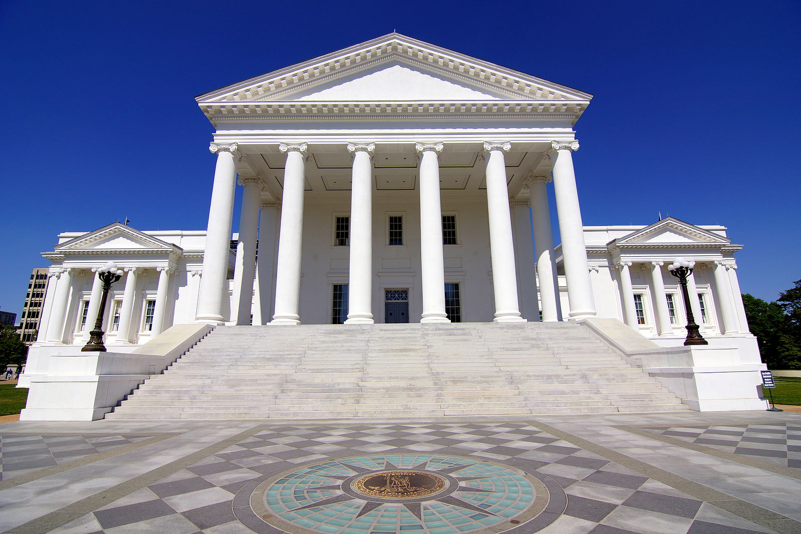 Exterior of the Virginia state capitol building