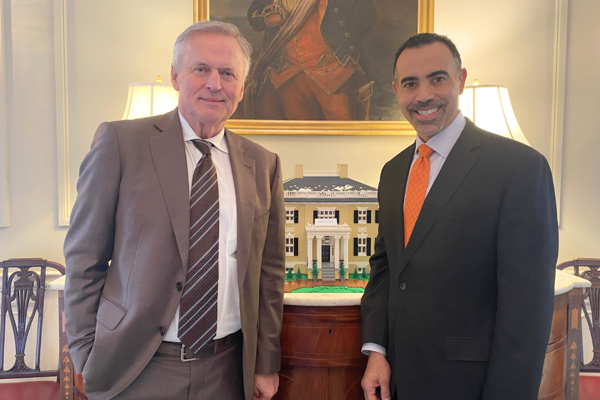John Grisham Receives 2024 Outstanding Virginian Award